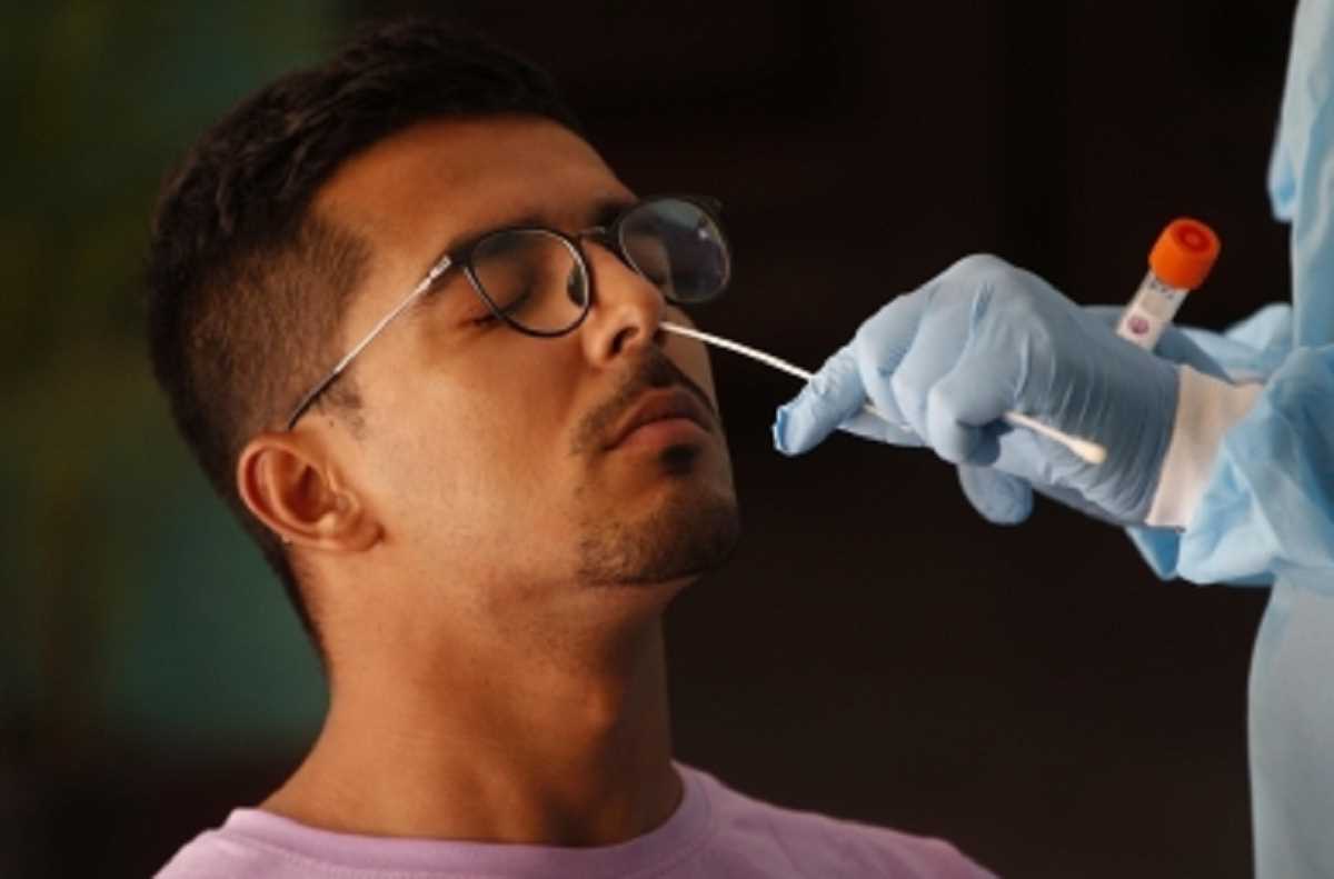 रिकवरी रेट बढ़ने से सक्रिय मामलों में आई कमी, 24 घंटों में मिले 5,554 संक्रमित रिकवरी रेट बढ़ने से सक्रिय मामलों में आई कमी, 24 घंटों में मिले 5,554 संक्रमित