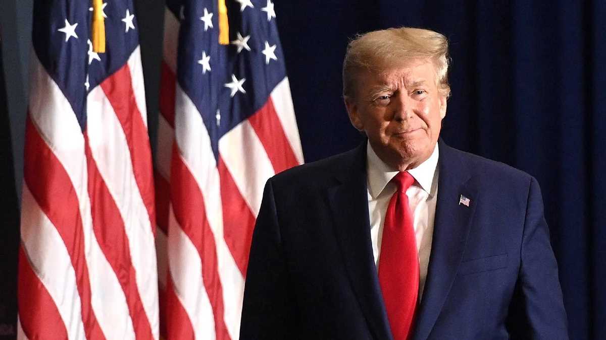 डोनाल्ड ट्रम्प, 2024 की चुनावी की रेस में हो सकते हैं शामिल, फिर दिए संकेत डोनाल्ड ट्रम्प, 2024 की चुनावी की रेस में हो सकते हैं शामिल, फिर दिए संकेत