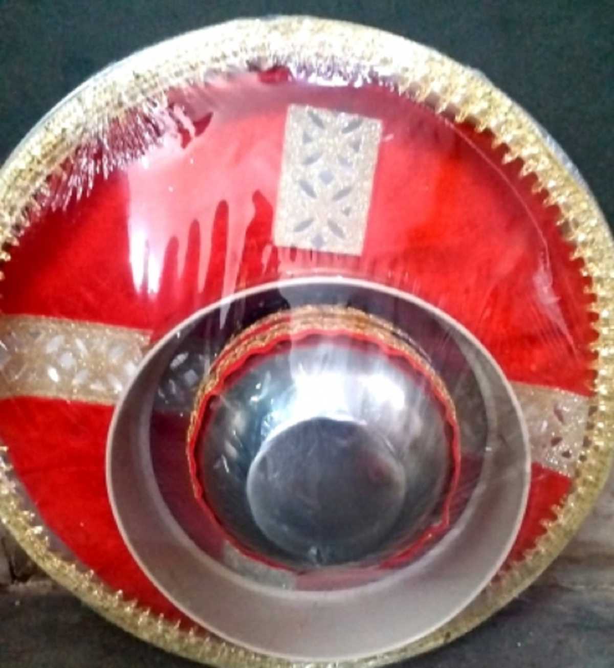 दिल्ली के सदर बाजार में करवा चौथ की थालियां चुराने वाला चोर पकड़ा गया दिल्ली के सदर बाजार में करवा चौथ की थालियां चुराने वाला चोर पकड़ा गया