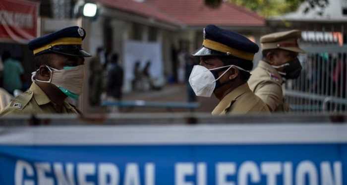 राजनीति अदालतों पर निर्भर होती चली जा रही है राजनीति अदालतों पर निर्भर होती चली जा रही है