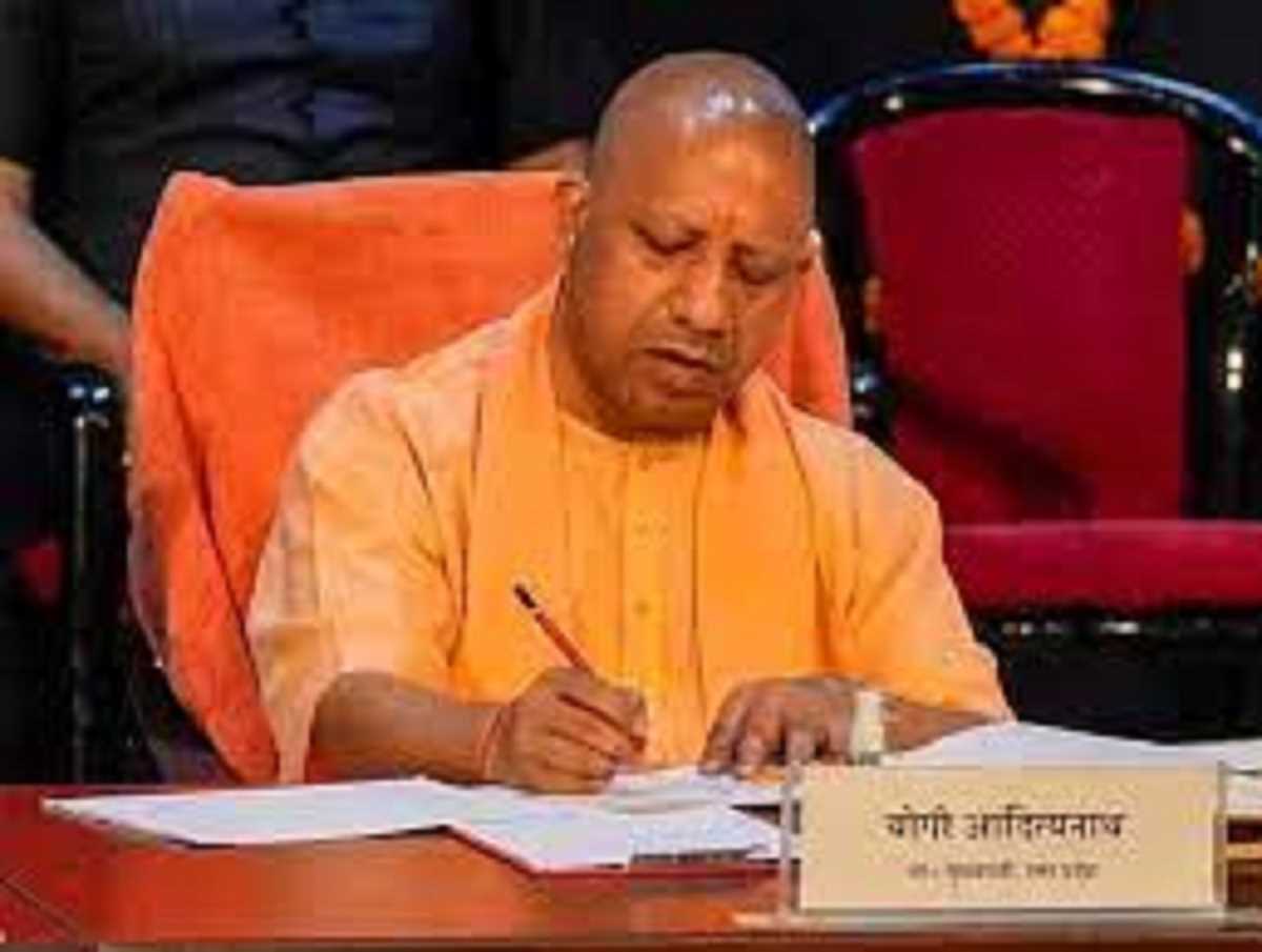 योगी सरकार का एससी-एसटी छात्रों को बड़ा तोहफा, इसी वर्ष से मिलेगी बढ़ी हुई स्कॉलरशिप