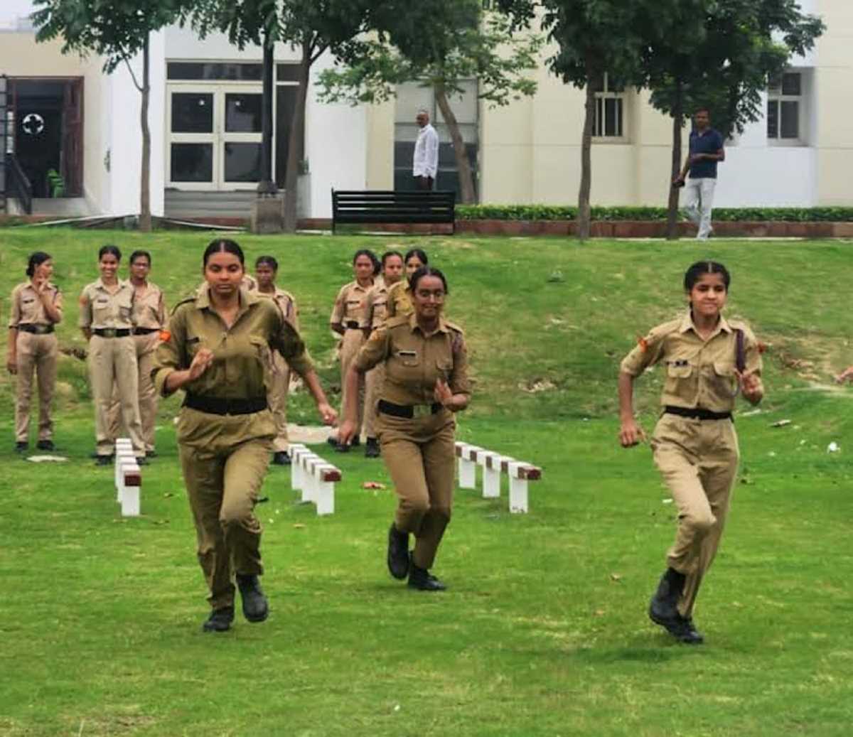 एनसीसी कैडेट्स को स्वास्थ्य व खेल के प्रति किया गया जागरुक