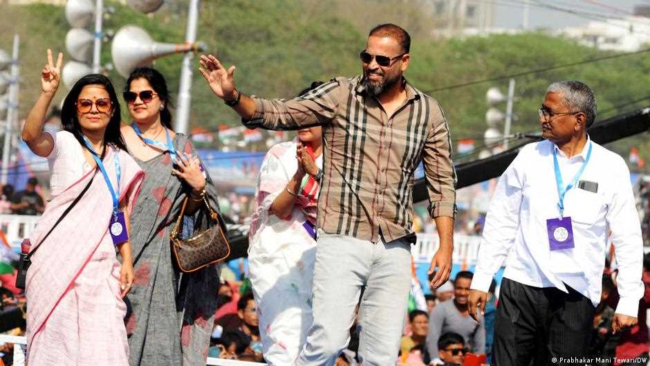 पश्चिम बंगाल में अल्पसंख्यक वोट बैंक पर खींचतान