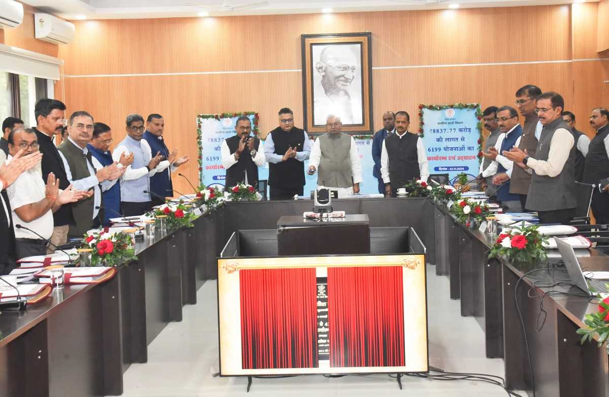 पटना : सीएम नीतीश कुमार ने 8,837 करोड़ रुपए की योजनाओं का दिया तोहफा