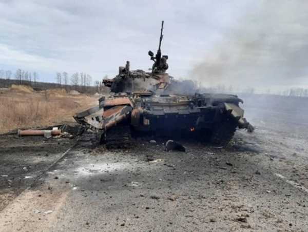 कीव के मेयर ने लोगों को चेताया- रूसी सेना आगे बढ़ रही है, अपने घरों में रहें