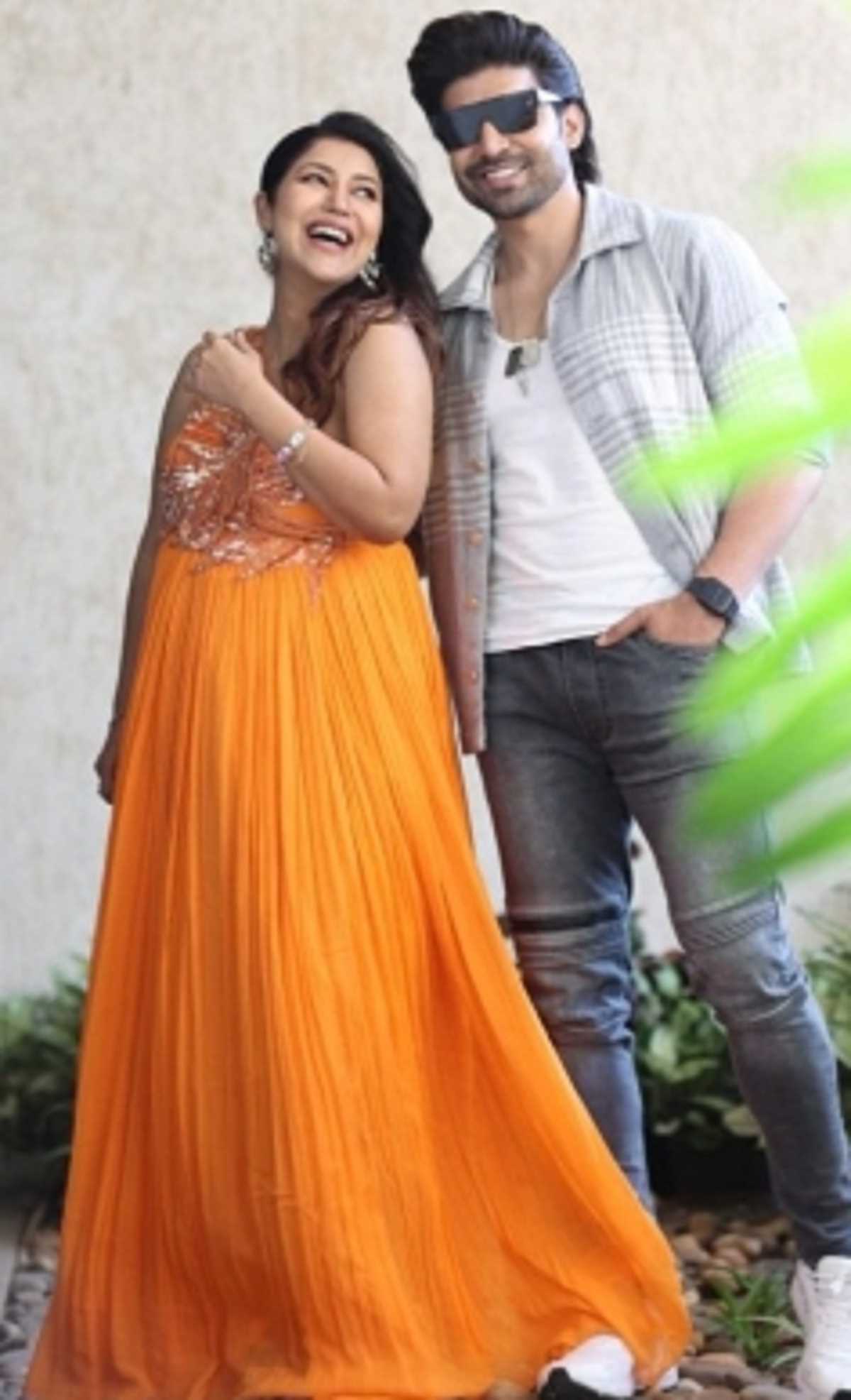 गुरमीत चौधरी व देबिना बनर्जी 31 दिसंबर की शाम कंट्री क्लब में करेंगे परफॉर्म