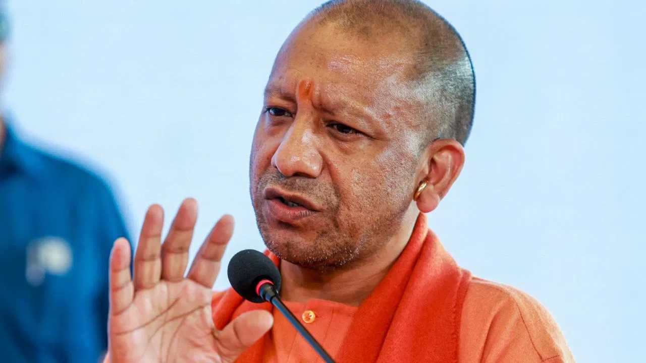 अधिकारियों व कर्मचारियों का प्रशिक्षण कराएगी योगी सरकार, करेगी तकनीक से लैस अधिकारियों व कर्मचारियों का प्रशिक्षण कराएगी योगी सरकार, करेगी तकनीक से लैस