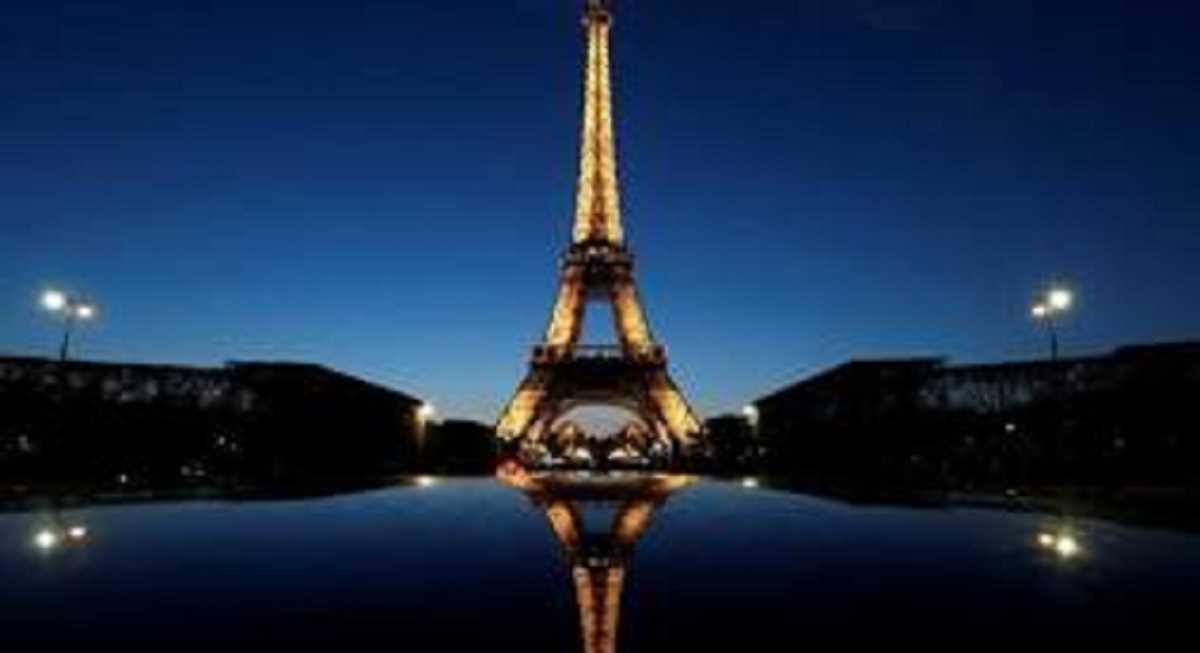 बम की चेतावनी के बाद एफिल टॉवर को कराया गया खाली