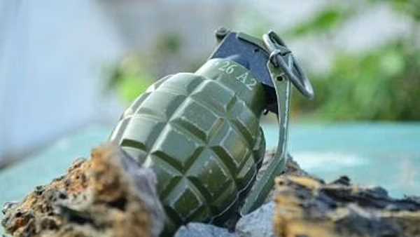 आतंकवादियों ने श्रीनगर पीसीआर पर फेंका ग्रेनेड, कोई नुकसान नहीं