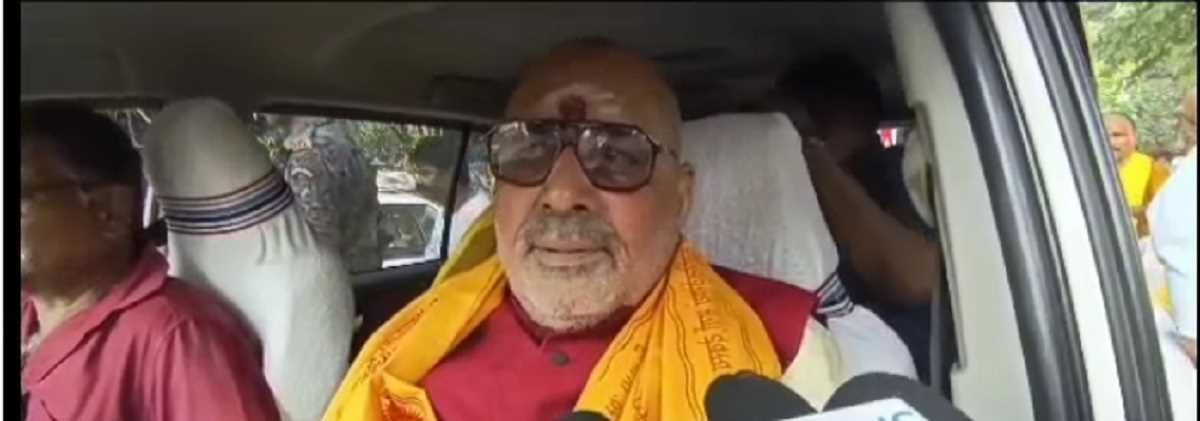 खड़गे के बयान पर गिरिराज सिंह का पलटवार, कहा-मोदी को 10 बार प्रणाम करें