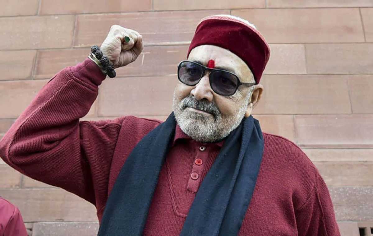 चीन पर संसद में हंगामे पर बोले गिरिराज- सेना को अपमानित कर रहा है विपक्ष