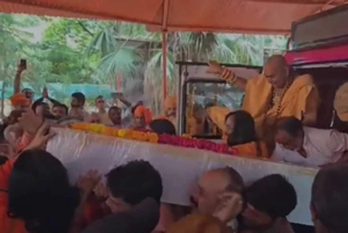 हरिद्वार : महायोगी पायलट बाबा के निधन के बाद शोक की लहर, हजारों विदेशी भक्त पहुंच रहे हैं हरिद्वार