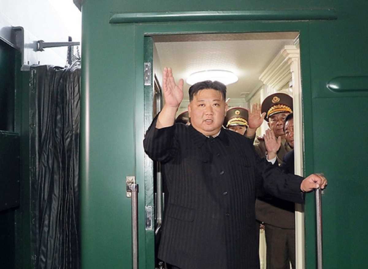 पुतिन के साथ शिखर वार्ता के लिए किम जोंग-उन पहुंचे रूस