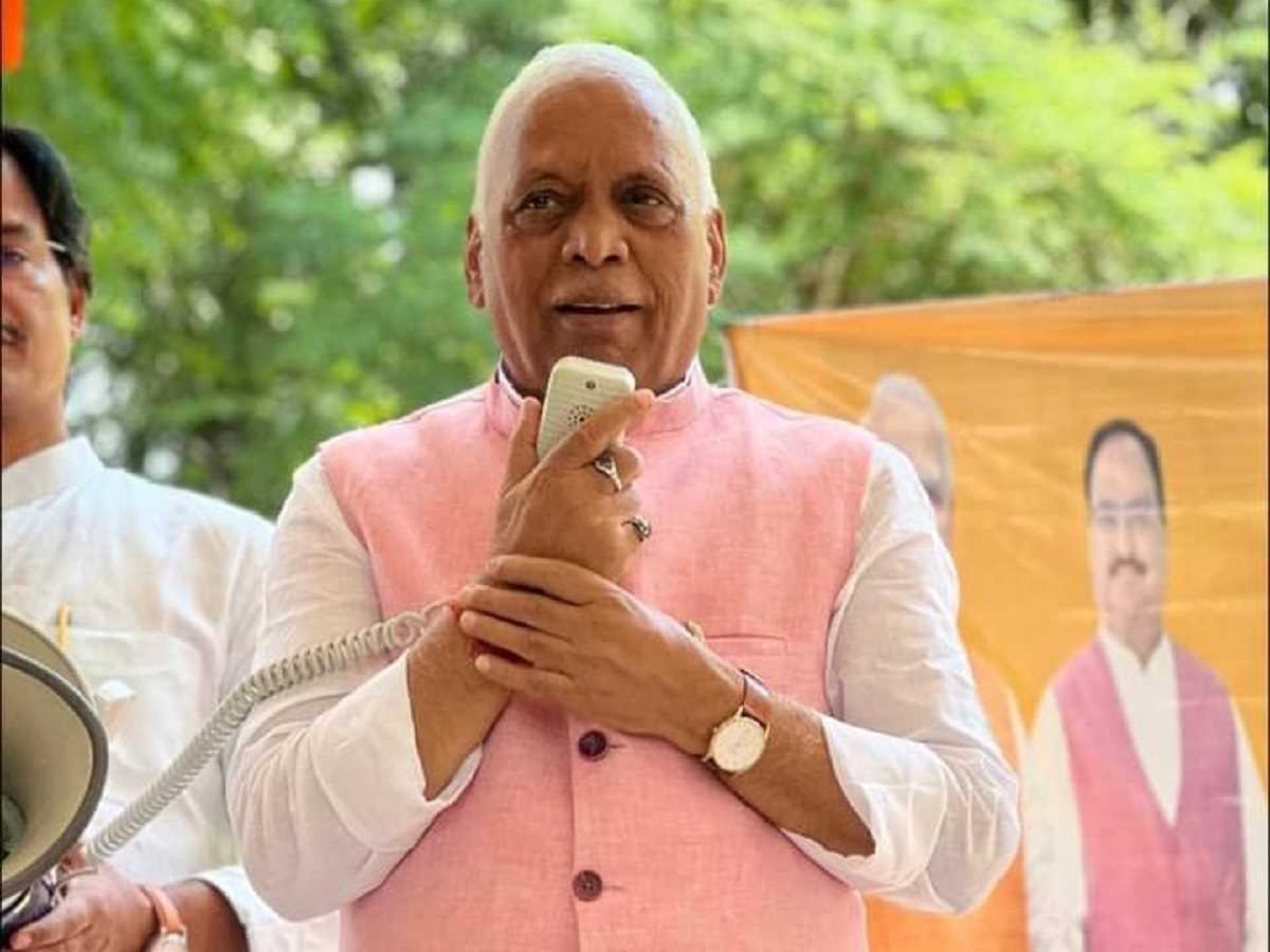 देश की हर चीज़ों पर विस्तार से बात करते हैं प्रधानमंत्री : त्रिपाठी देश की हर चीज़ों पर विस्तार से बात करते हैं प्रधानमंत्री : त्रिपाठी