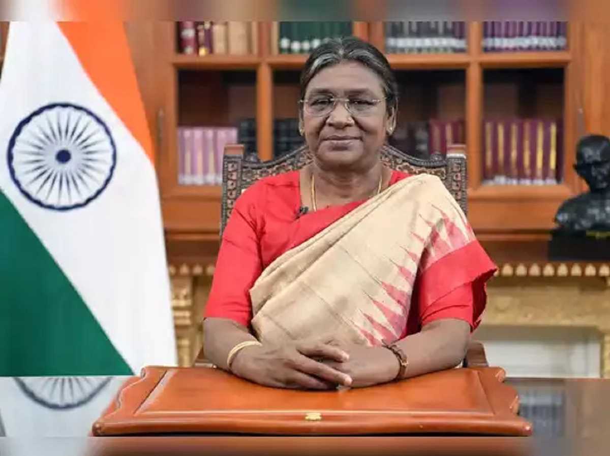 युवा पीढ़ी अपने बुजुर्ग माता-पिता का ख्याल रखें: द्रौपदी मुर्मु