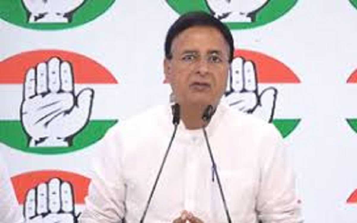 सेल फोन की दरें बढ़ाए जाने को लेकर कांग्रेस का केंद्र सरकार पर बड़ा हमला