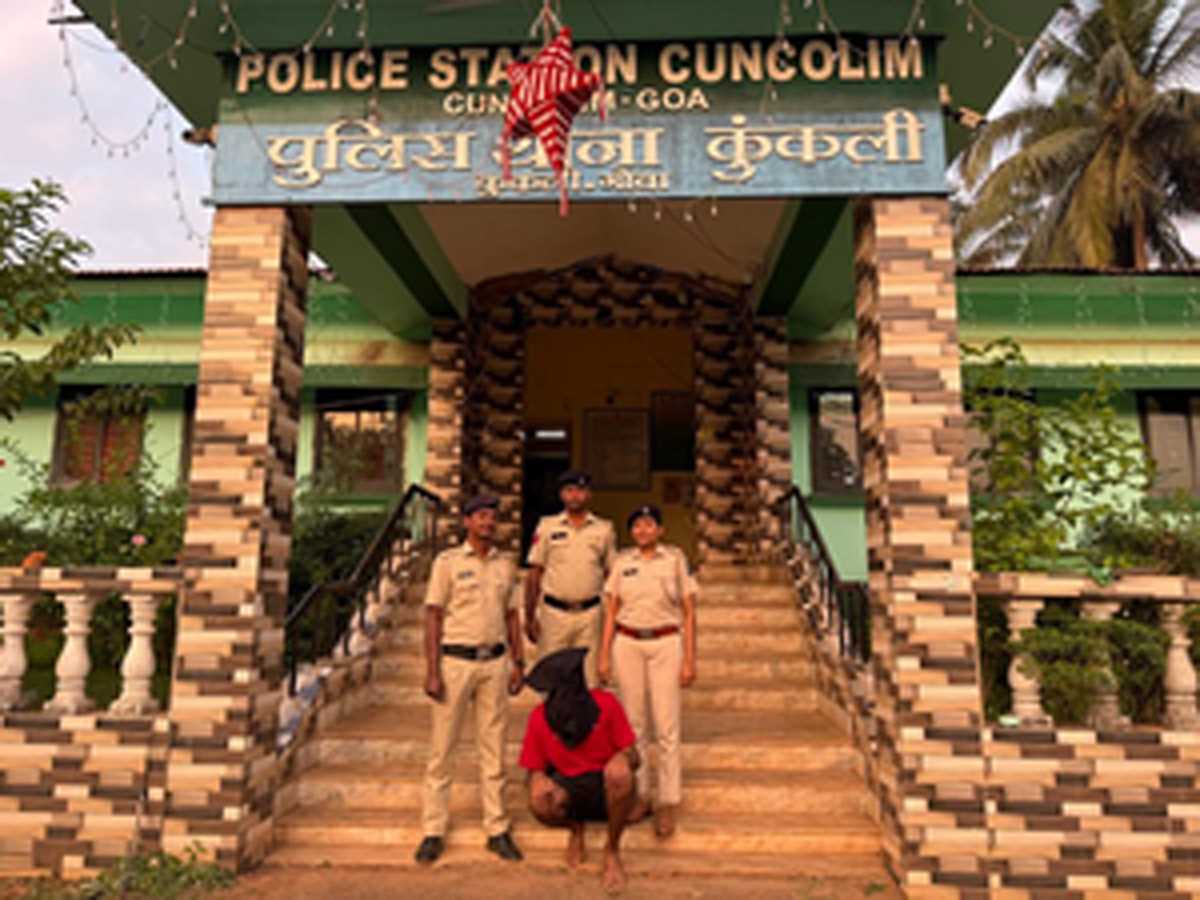 गोवा में पत्नी की हत्या के आरोप में होटल कर्मचारी गिरफ्तार गोवा में पत्नी की हत्या के आरोप में होटल कर्मचारी गिरफ्तार