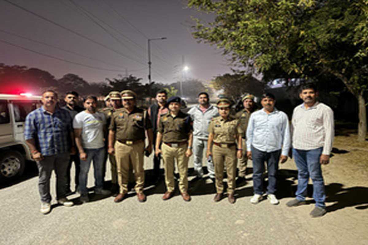 ग्रेटर नोएडा में इनामी बदमाश मुठभेड़ में गिरफ्तार ग्रेटर नोएडा में इनामी बदमाश मुठभेड़ में गिरफ्तार