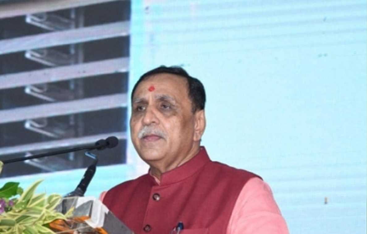 गुजरात आप ने लगाया विजय रुपाणी पर जमीन अधिग्रहण घोटाले का आरोप, जांच की मांग गुजरात आप ने लगाया विजय रुपाणी पर जमीन अधिग्रहण घोटाले का आरोप, जांच की मांग