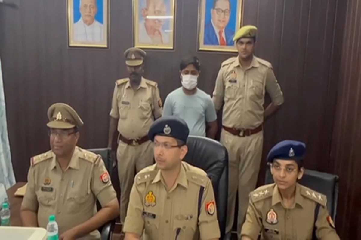 नोएडा में नौकरी दिलाने के नाम पर फर्जी पत्रकार गिरफ्तार, बड़ी मात्रा में दस्तावेज बरामद