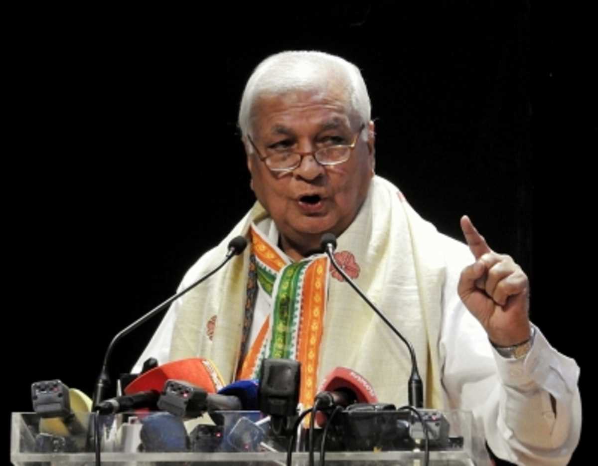 केरल के राज्यपाल ने प्रदर्शनकारियों के खिलाफ कार्रवाई रिपोर्ट मांगी