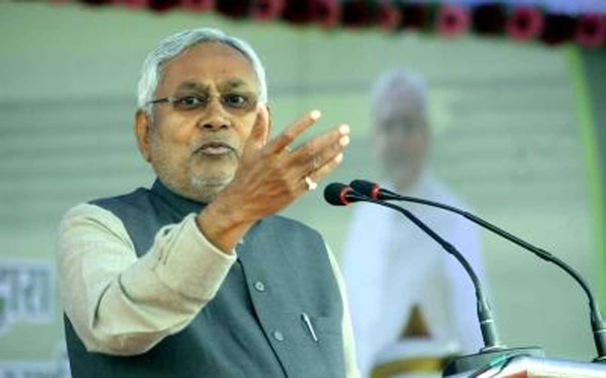 बिहार में शिक्षक बनाएंगे ऑनलाइन हाजरी, व्हाट्सएप चैटिंग पर भी रोक