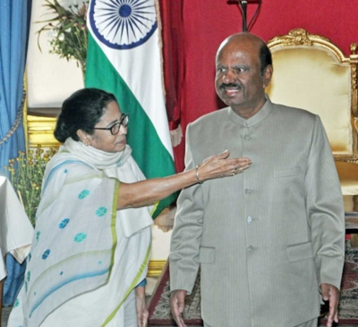 स्वतंत्रता दिवस पर कैदियों की रिहाई को लेकर राज्यपाल व ममता सरकार में तकरार