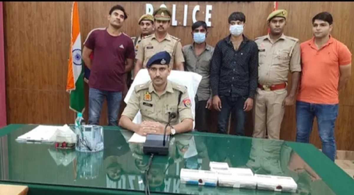 मुजफ्फरनगर में एटीएम कार्ड बदलकर धोखाधड़ी से पैसे निकालने वाले दो गिरफ्तार