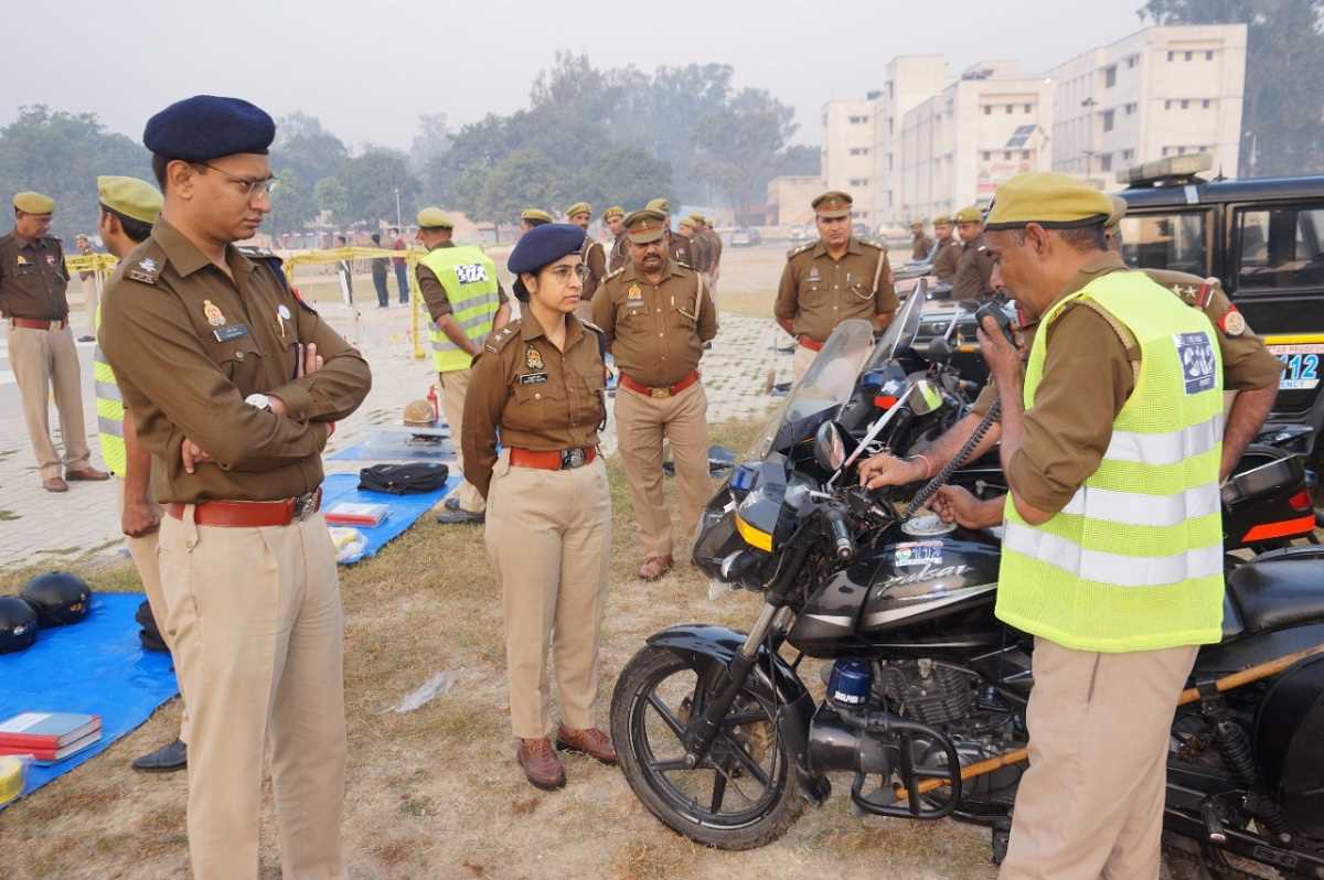 एसएसपी द्वारा परेड की सलामी ली गई एवं परेड के उपरान्त पुलिस लाइन का किया गया निरीक्षण