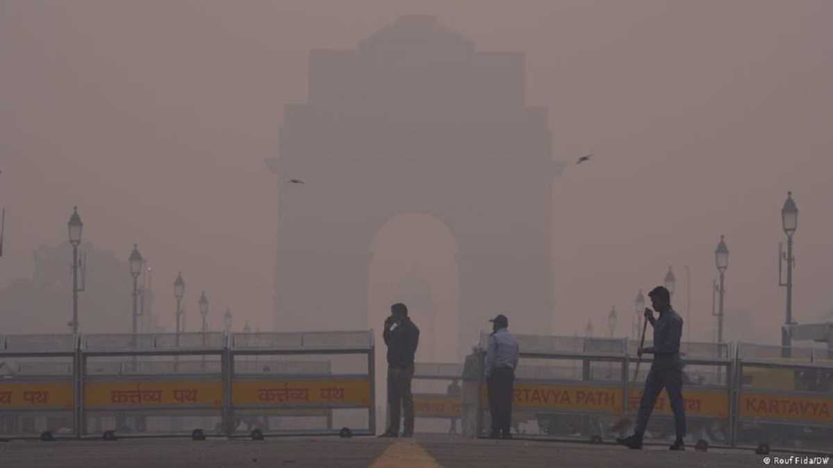 दीवाली के बाद दिल्ली प्रदूषित शहरों की लिस्ट में टॉप पर