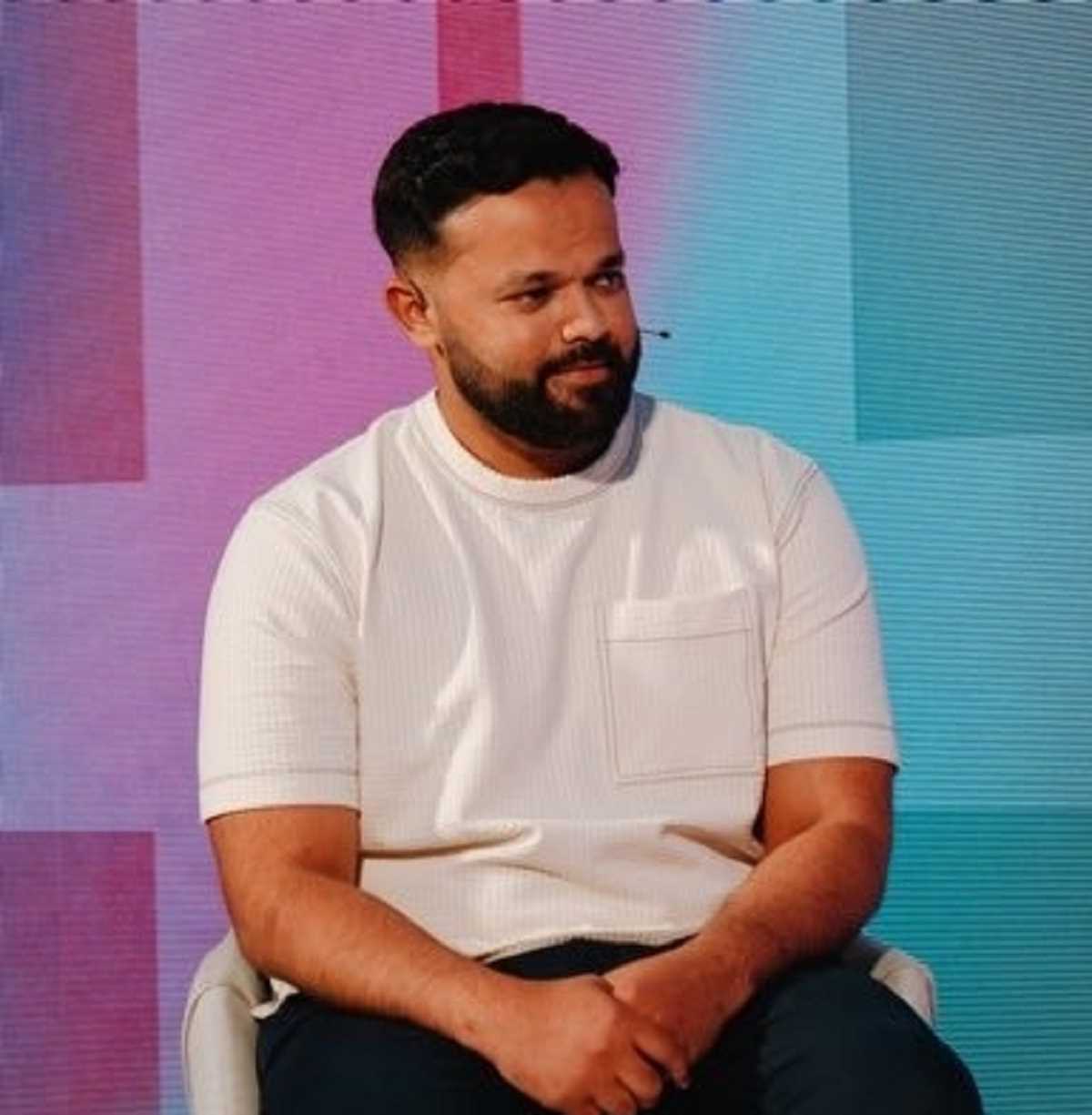 ब्रिटिश-पाकिस्तानी क्रिकेटर को नस्लवाद के आरोप के बाद ब्रिटेन छोड़ने को होना पड़ा मजबूर