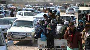 अफगानिस्तान में भविष्य नहीं कह कर देश छोड़ रहे लोग