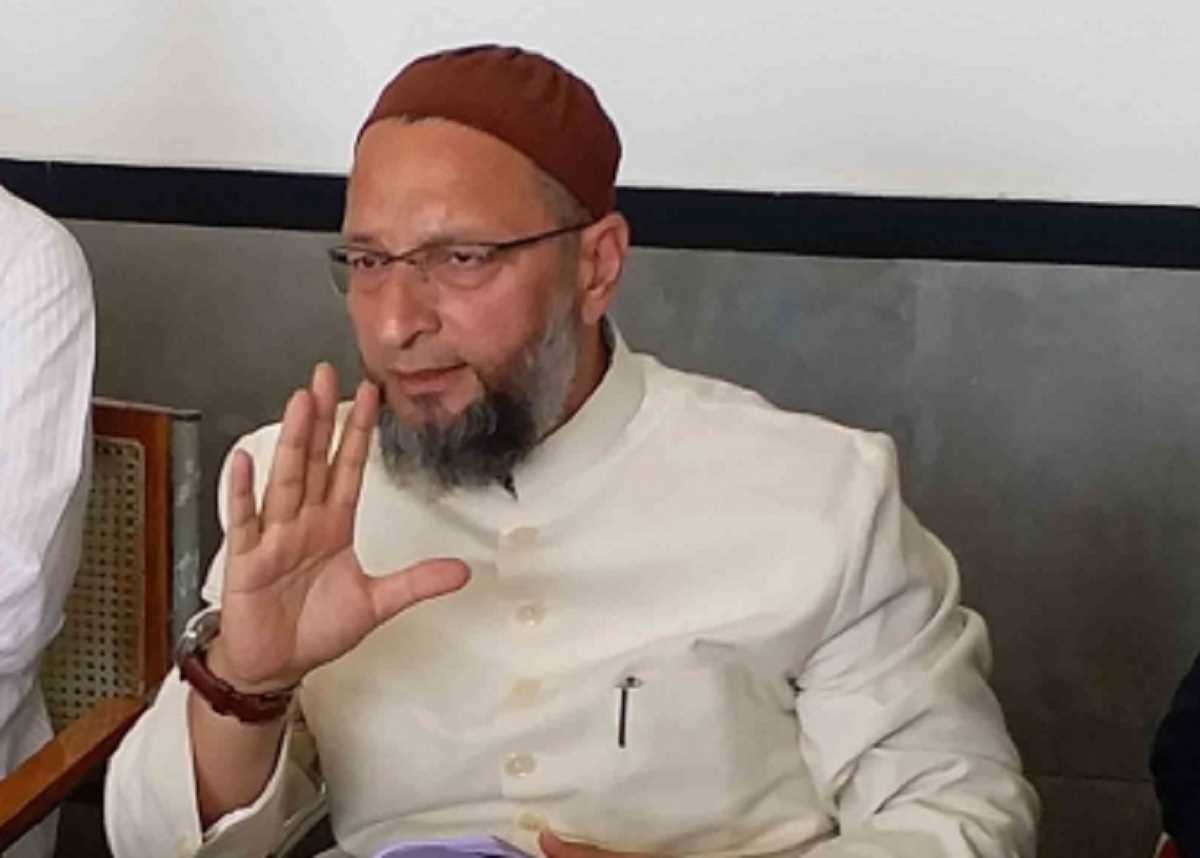 भारत-चीन सीमा के मसले पर देश को गुमराह कर रहा है केंद्र : ओवैसी भारत-चीन सीमा के मसले पर देश को गुमराह कर रहा है केंद्र : ओवैसी