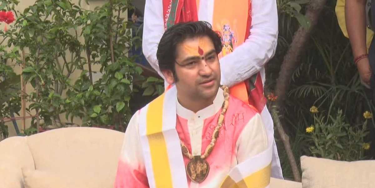 जिन्हें वंदे मातरम् बोलने में दिक्कत है उन्हें देश छोड़ देना चाहिए : धीरेंद्र कृष्ण शास्त्री