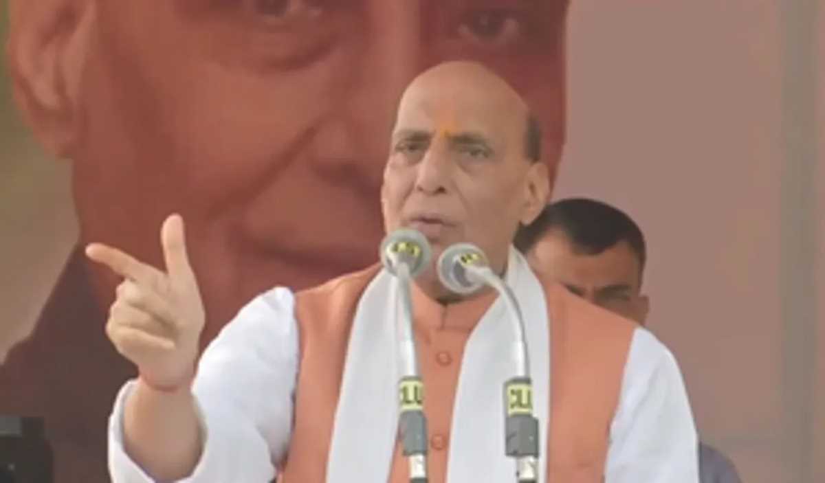 आदिवासियों का खून चूसकर झामुमो, कांग्रेस, राजद नेताओं ने अकूत संपत्ति बनाई : राजनाथ