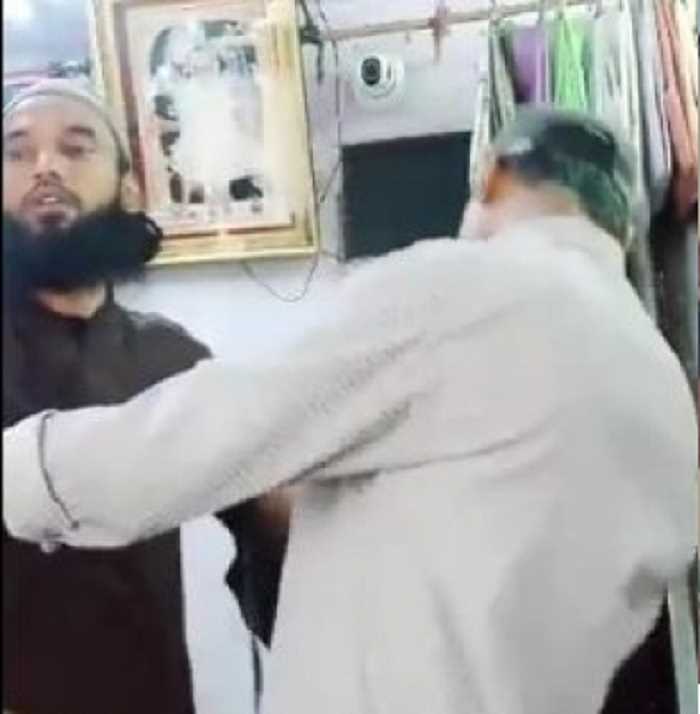 उदयपुर हत्याकांड को लेकर बंगाल में मचा सियासी घमासान उदयपुर हत्याकांड को लेकर बंगाल में मचा सियासी घमासान