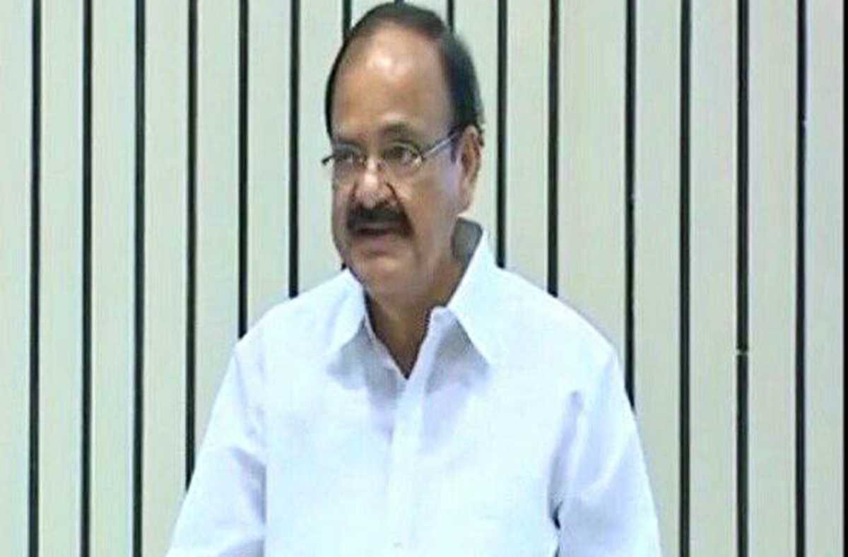 वेंकैया नायडू ने राज्यसभा के अधिकारियों से की मुलाकात, प्यार और समर्थन के लिए दिया धन्यवाद