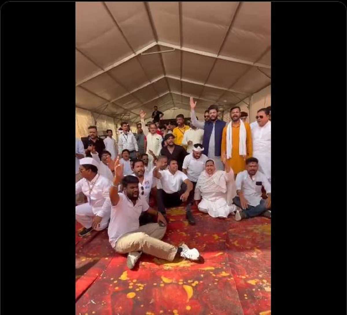 राहुल के बिहार दौरे से पहले दरभंगा में विवाद, पुलिस ने कुर्सियां हटाकर छात्रों को भगाया