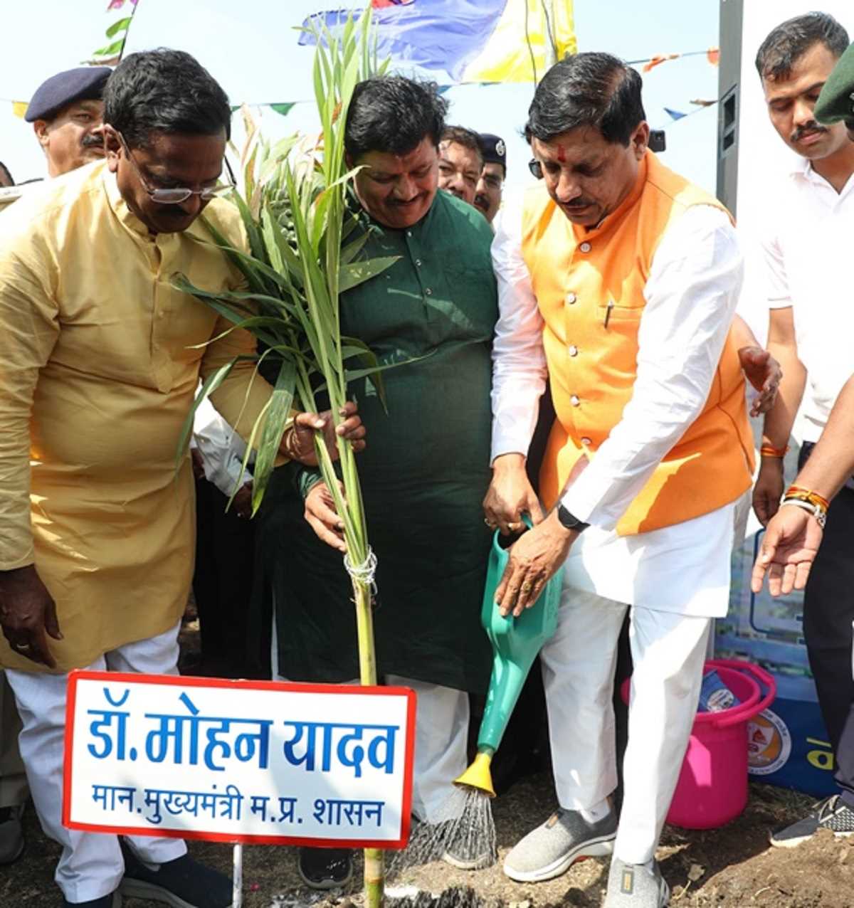 उज्जैन में मोहन यादव ने दिलाई जल संरक्षण और संवर्धन की शपथ उज्जैन में मोहन यादव ने दिलाई जल संरक्षण और संवर्धन की शपथ