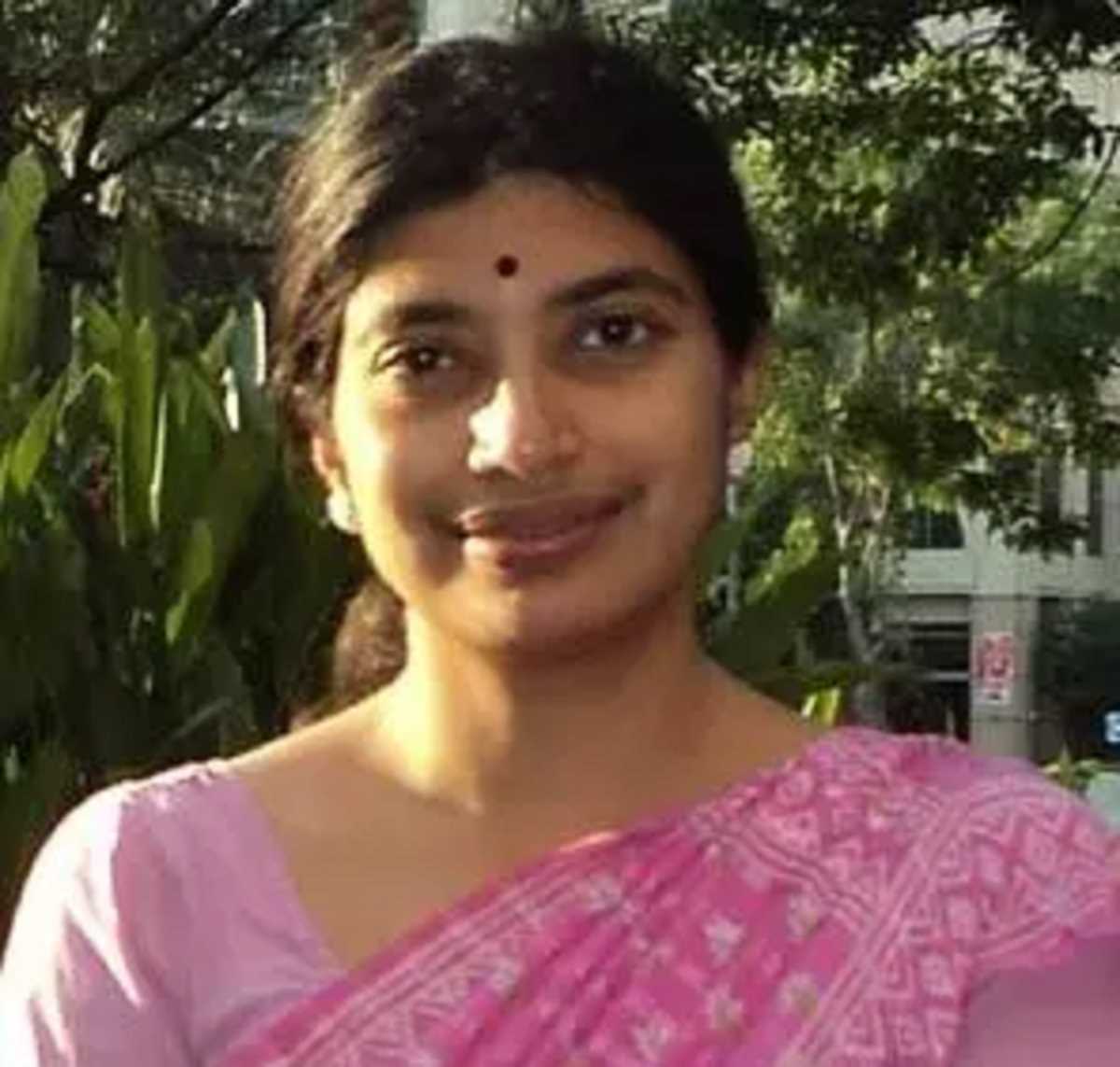 बंगाल सरकार ने ईस्ट मिदनापुर की डीएम जोयोशी दासगुप्ता को हटाया