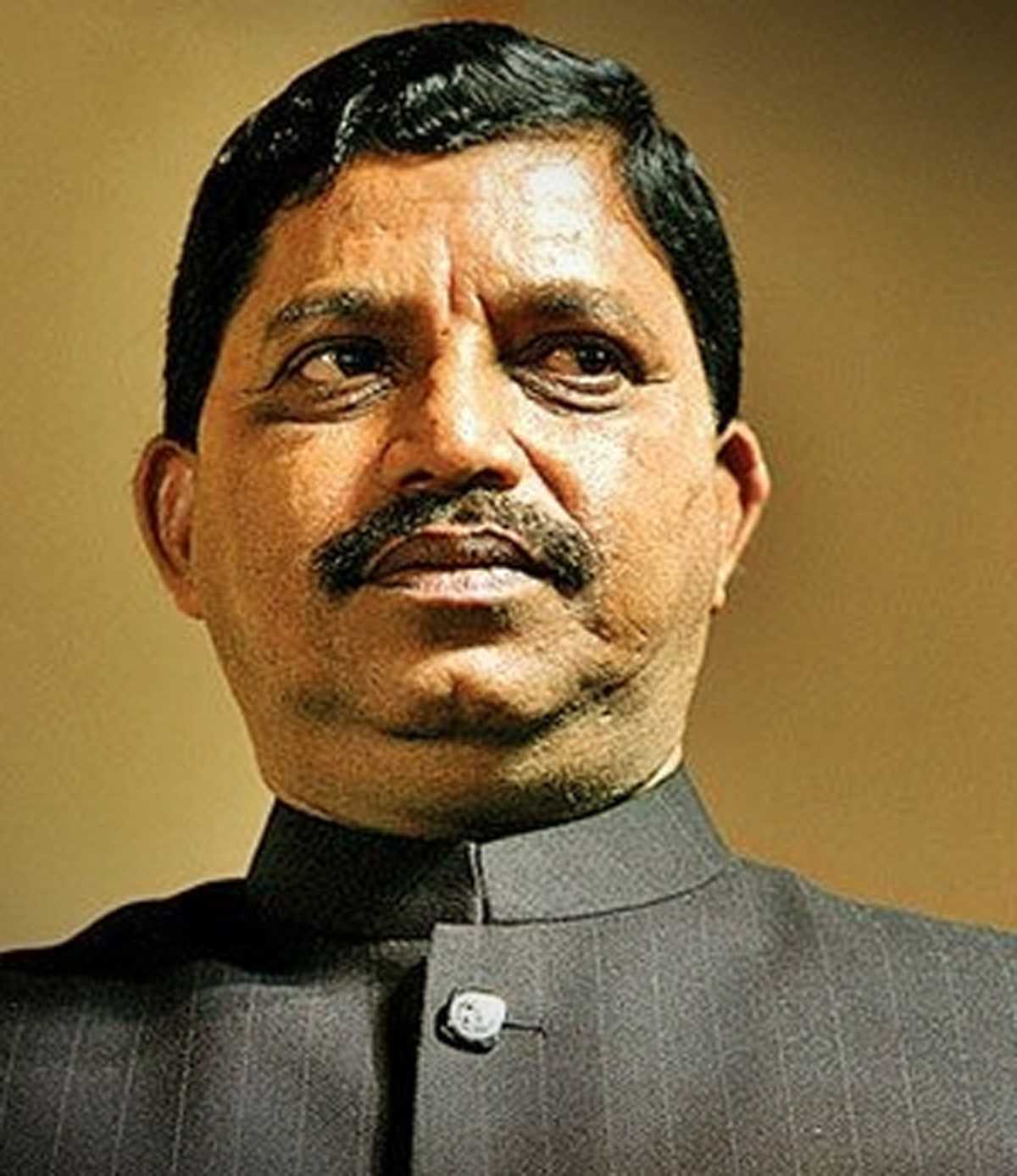 महाराष्ट्र के सीएम को अपशब्द कहने के आरोपी मुंबई के पूर्व मेयर दत्ता दलवी को जमानत