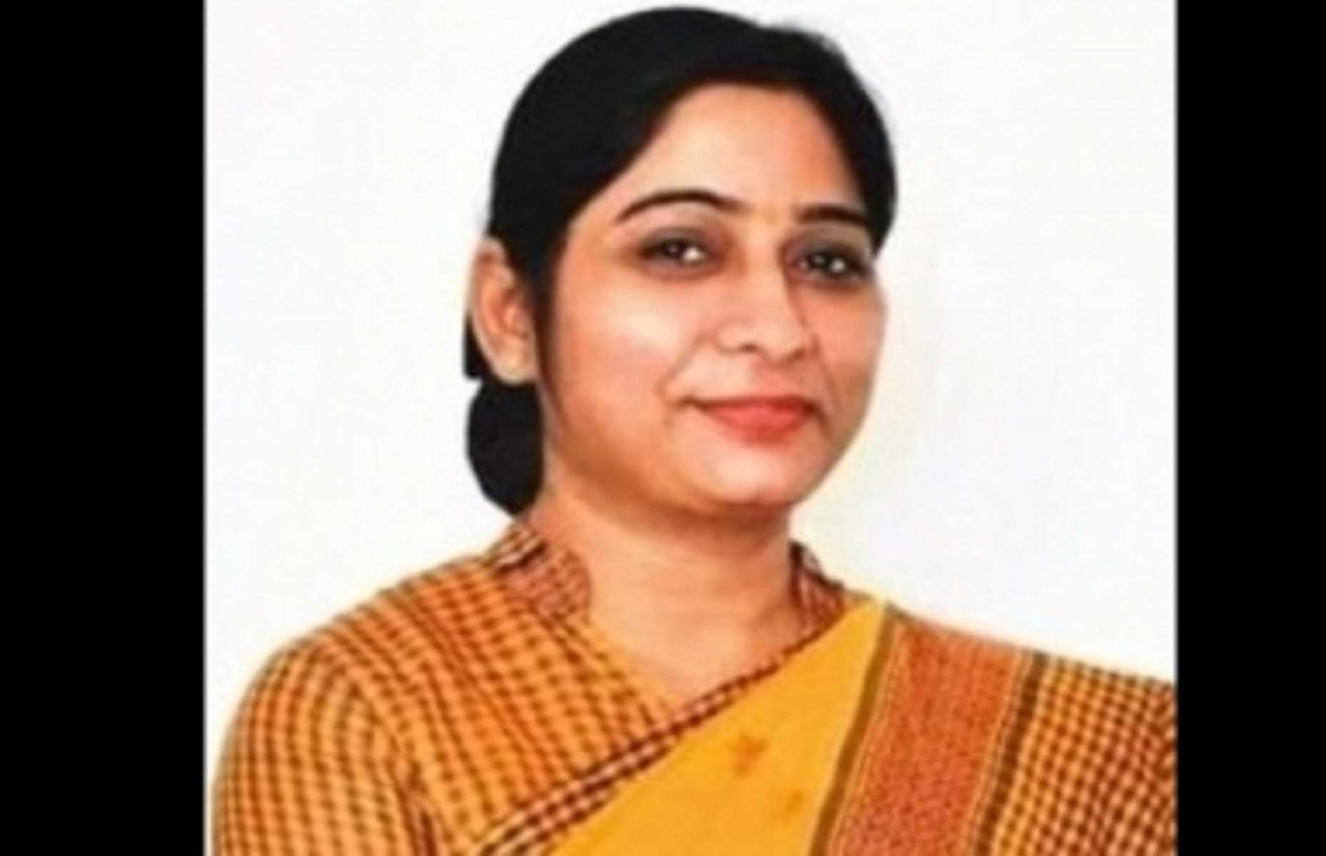 स्वामी प्रसाद मौर्य की सांसद बेटी ने विवादों से किया किनारा