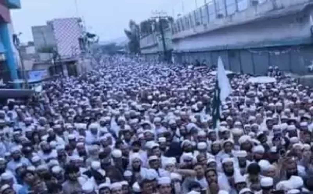 पाकिस्तान : उलेमा ने फैमिली पार्क में जाने वाली महिलाओं का विरोध किया