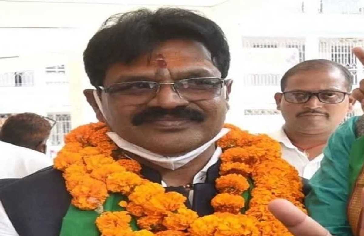 शपथ लेने के 24 घंटे के भीतर बिहार के कानून मंत्री कार्तिक कुमार के खिलाफ वारंट,