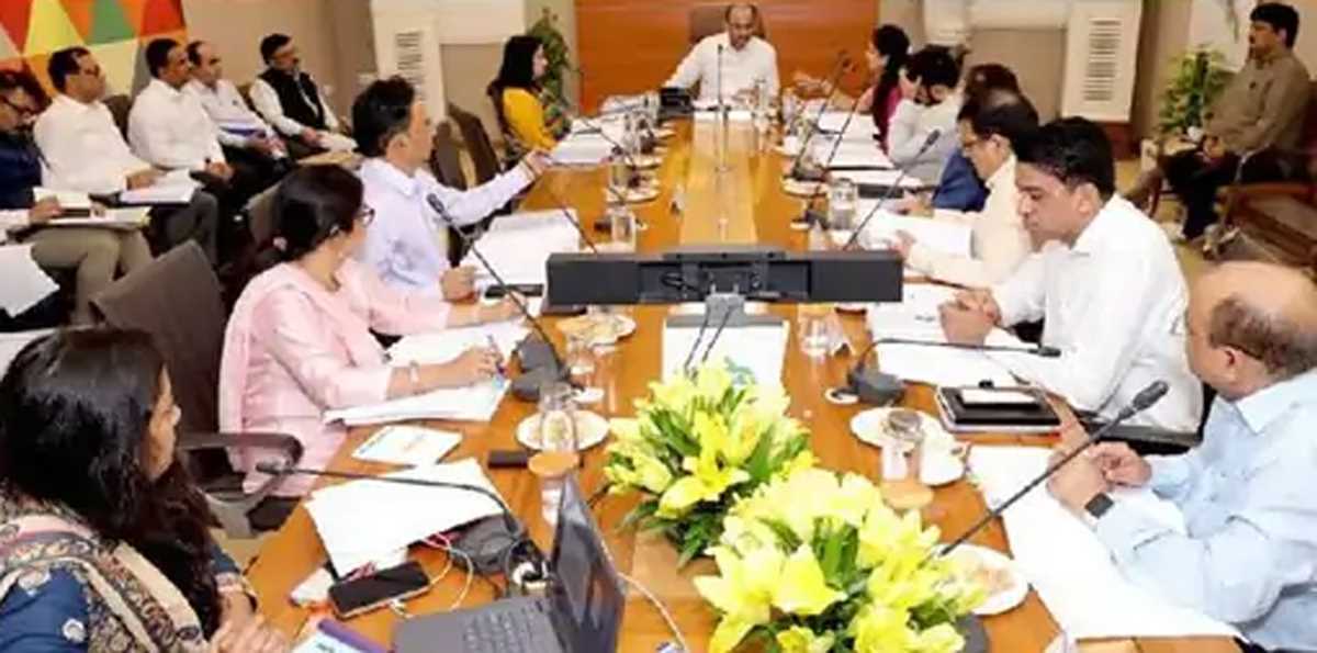 लिफ्ट में डॉग का मुंह मजल से किया जाए कवर : ऐसे करीब 400 सुझावों को कंपाइल कर रहा प्राधिकरण, कल होगा फाइनल