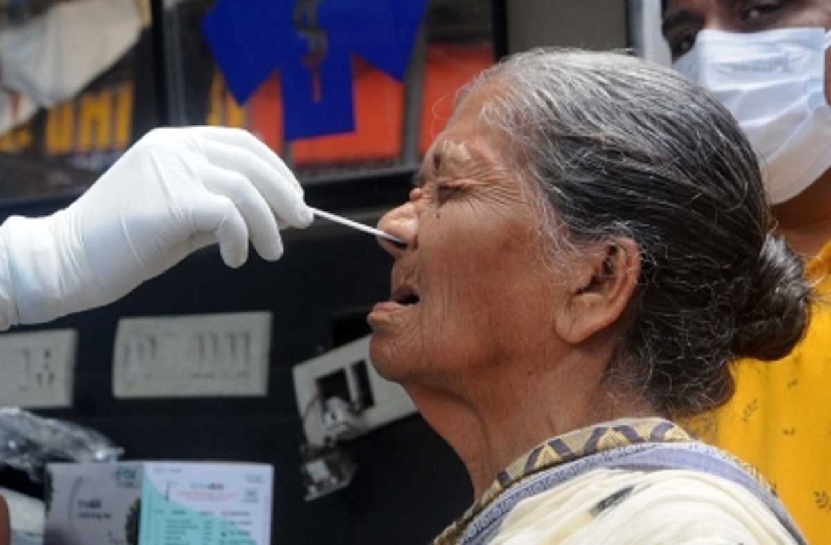 Coronavirus Updates: एक दिन में 10,256 नए केस दर्ज, 68 लोगों की मौत