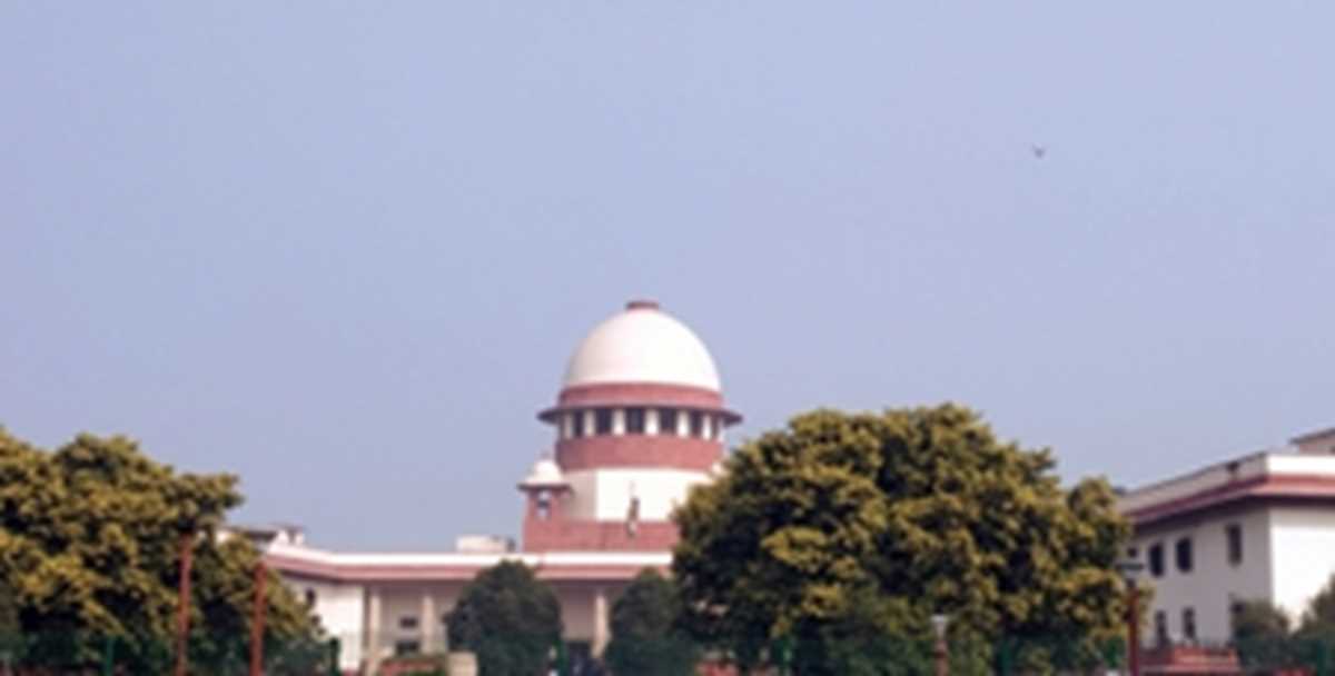 पतंजलि के भ्रामक विज्ञापन : रामदेव व बालकृष्ण के खिलाफ अवमानना मामले में सुप्रीम कोर्ट का फैसला सुरक्षित पतंजलि के भ्रामक विज्ञापन : रामदेव व बालकृष्ण के खिलाफ अवमानना मामले में सुप्रीम कोर्ट का फैसला सुरक्षित