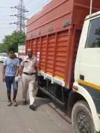 ट्रैफिक एसीपी की मौत के जिम्मेदार वाहन का पता चला ट्रैफिक एसीपी की मौत के जिम्मेदार वाहन का पता चला