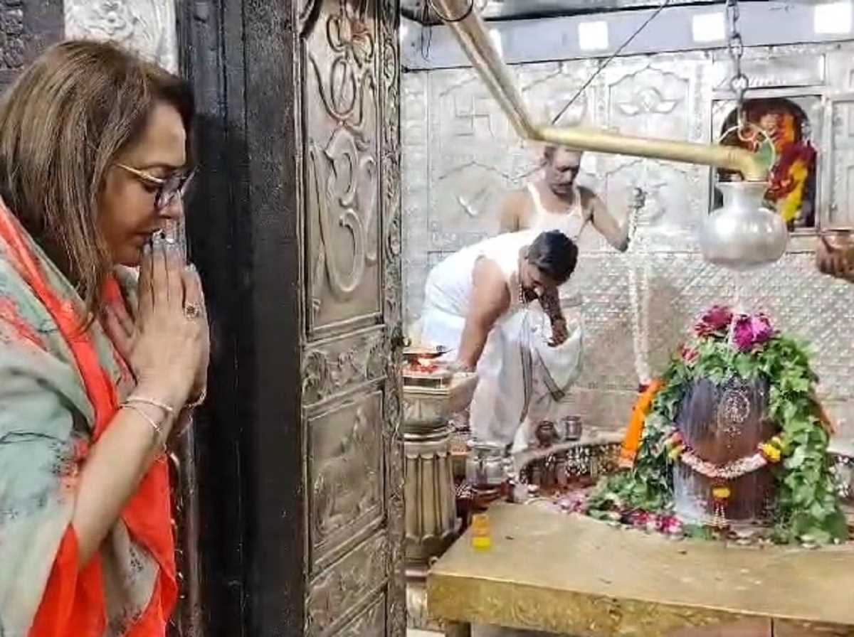 उज्जैन : जयाप्रदा ने किए महाकाल के दर्शन, बोलीं- यहां आने से सब कुछ होता है शुभ