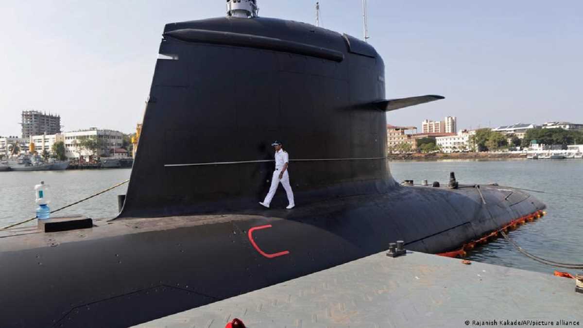 मौत की सजा पाए नौसेना के पूर्व अफसरों के परिवार की मांग, मोदी दें दखल